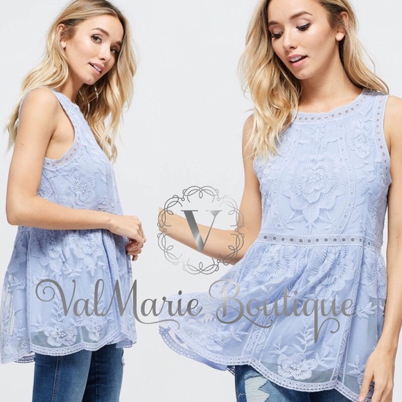 ONLY 2 LEFT! Spring fashion crochet lined blouse - Picture 3 of 7